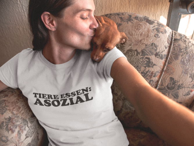 lady-white-tiere-asozial